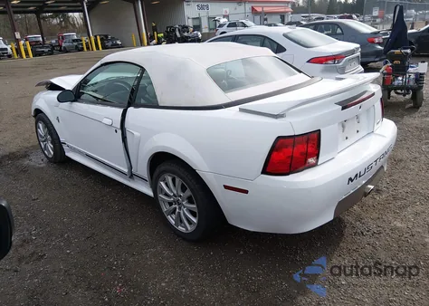 2000 Ford Mustang z USA, uszkodzony, nr VIN 1FAFP4444YF212988
